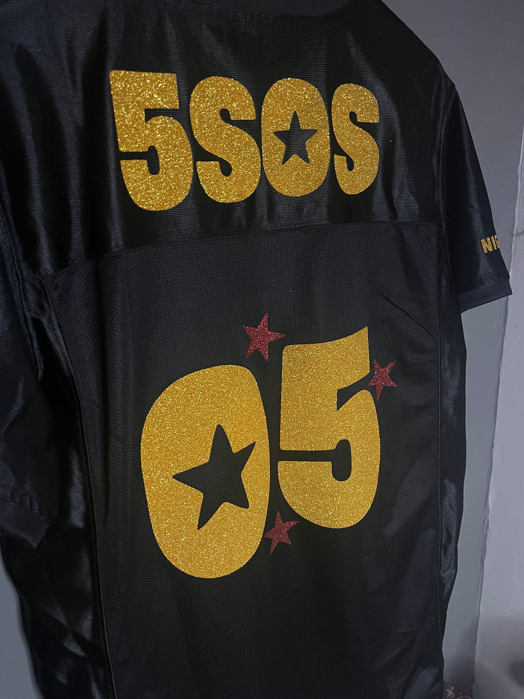 5SOS 'Bite The Apple' Jersey