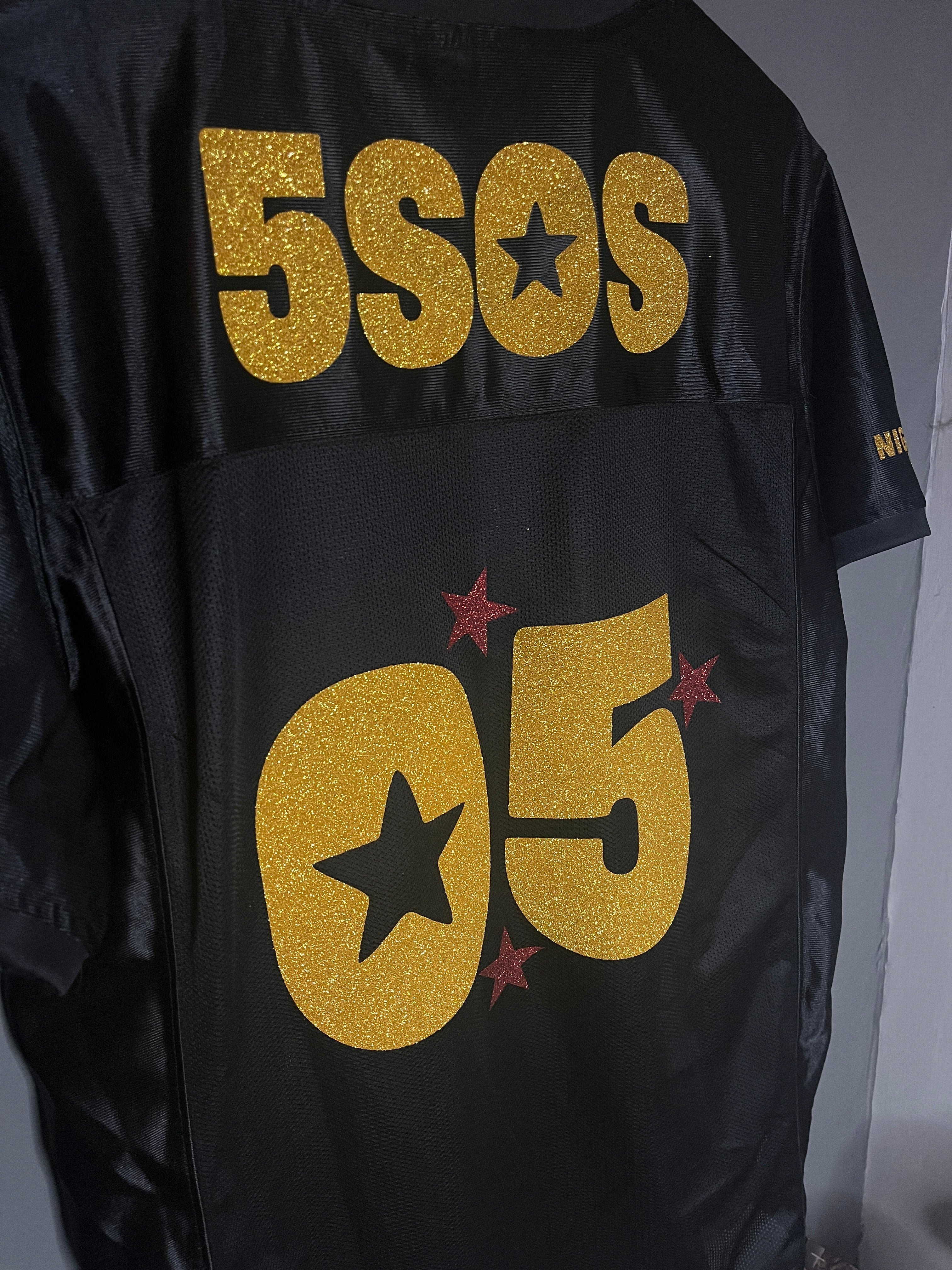 5SOS 'Bite The Apple' Jersey