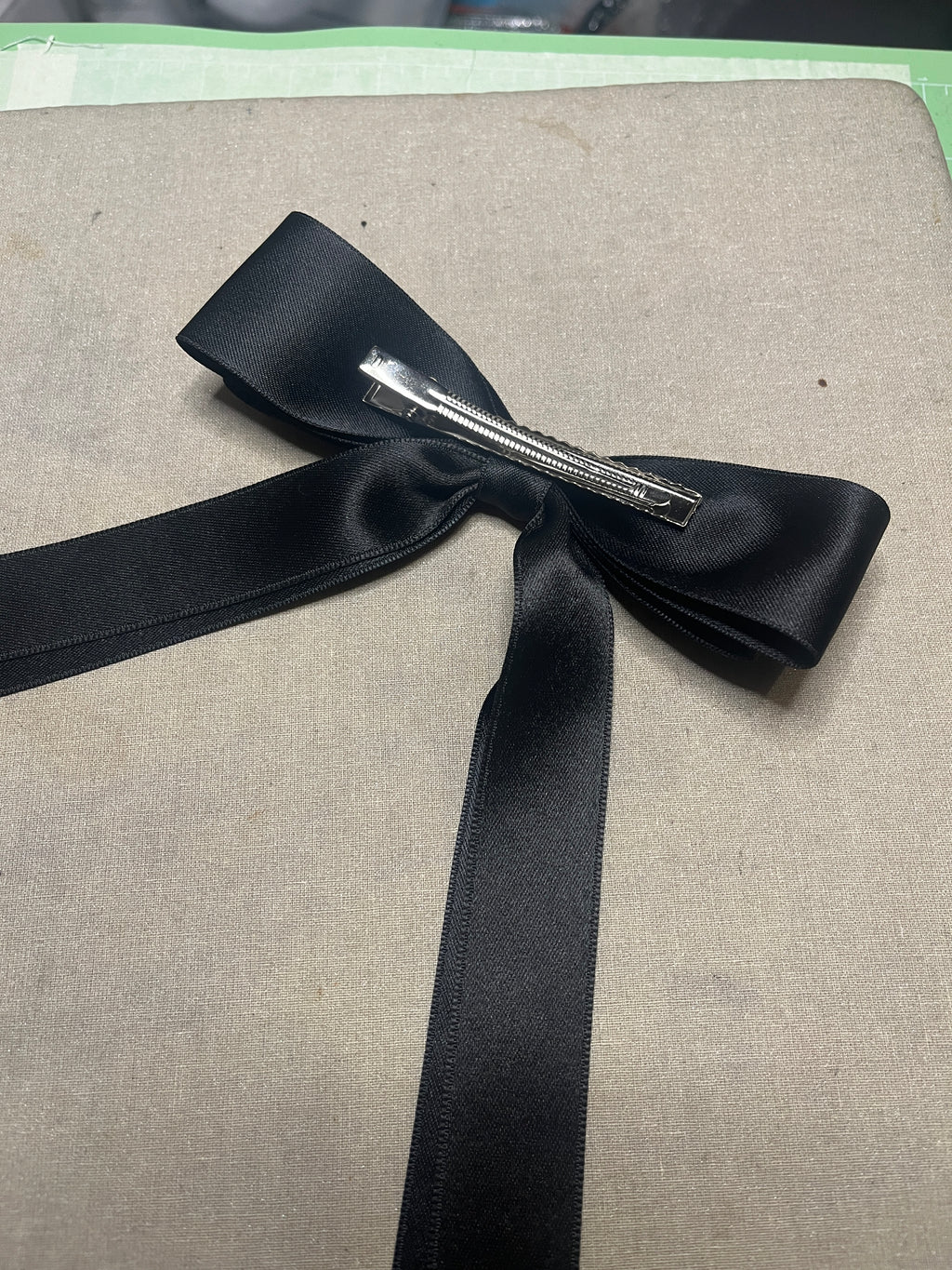5SOS 'Everyone's A Star' Bow Black