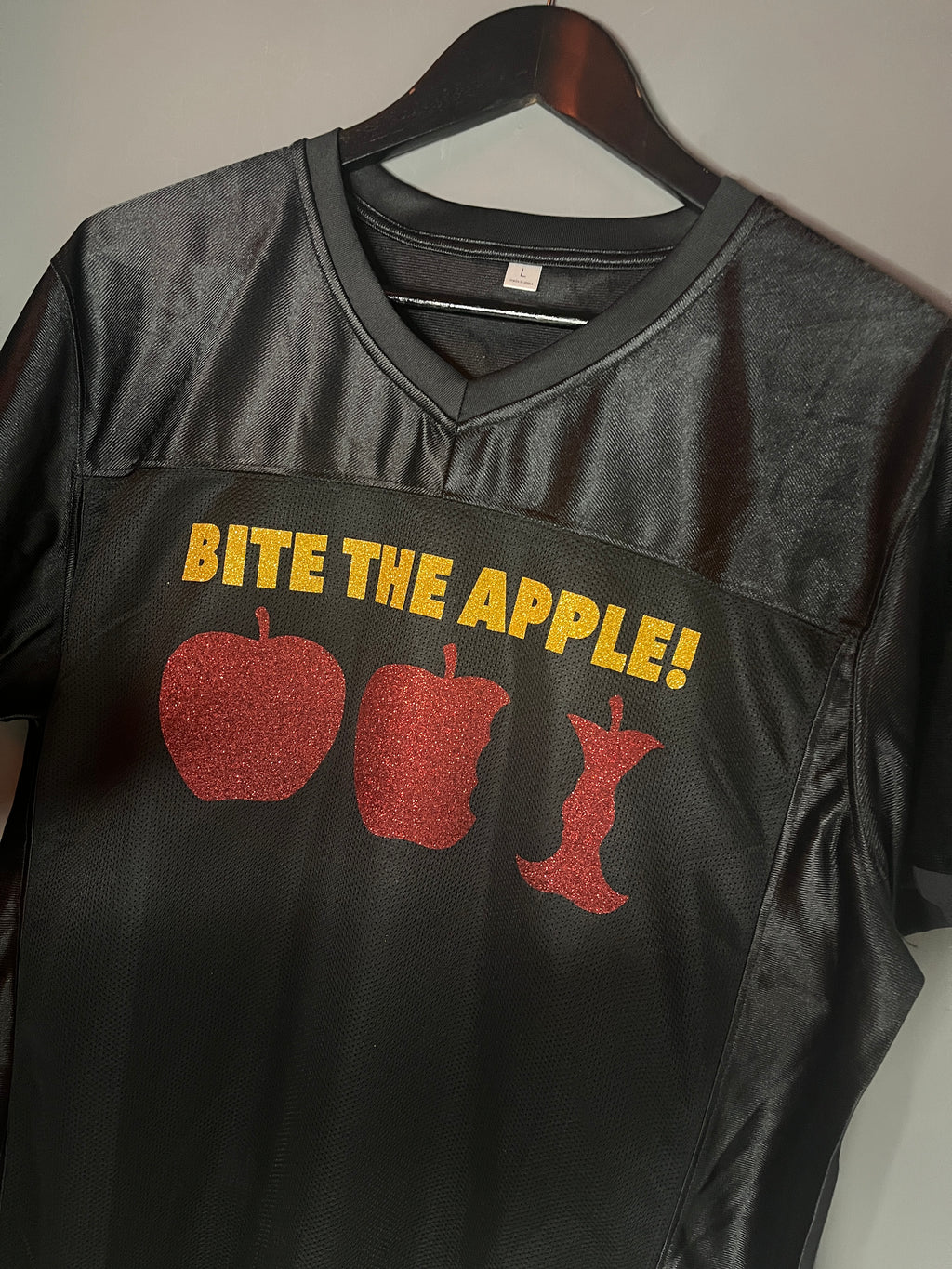 5SOS 'Bite The Apple' Jersey